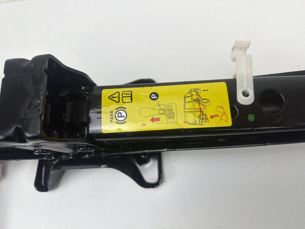 2010-2013 Land Rover Range Rover Emergency Spare Tire Jack/Tool Kit 6753664 OEM