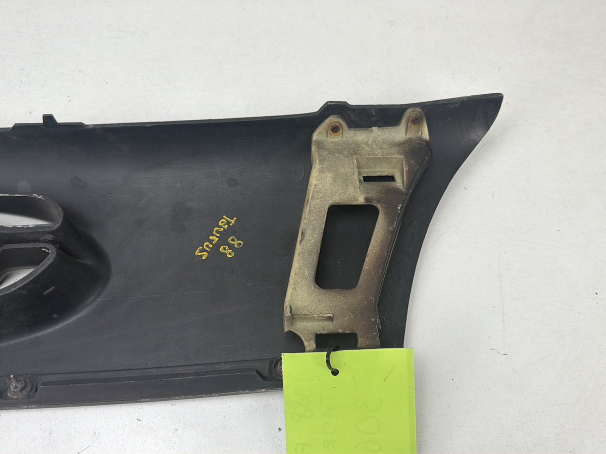 1986-1989 Ford Taurus Rear Trunk Lid Finish Panel Trim Emblem Moulding OEM