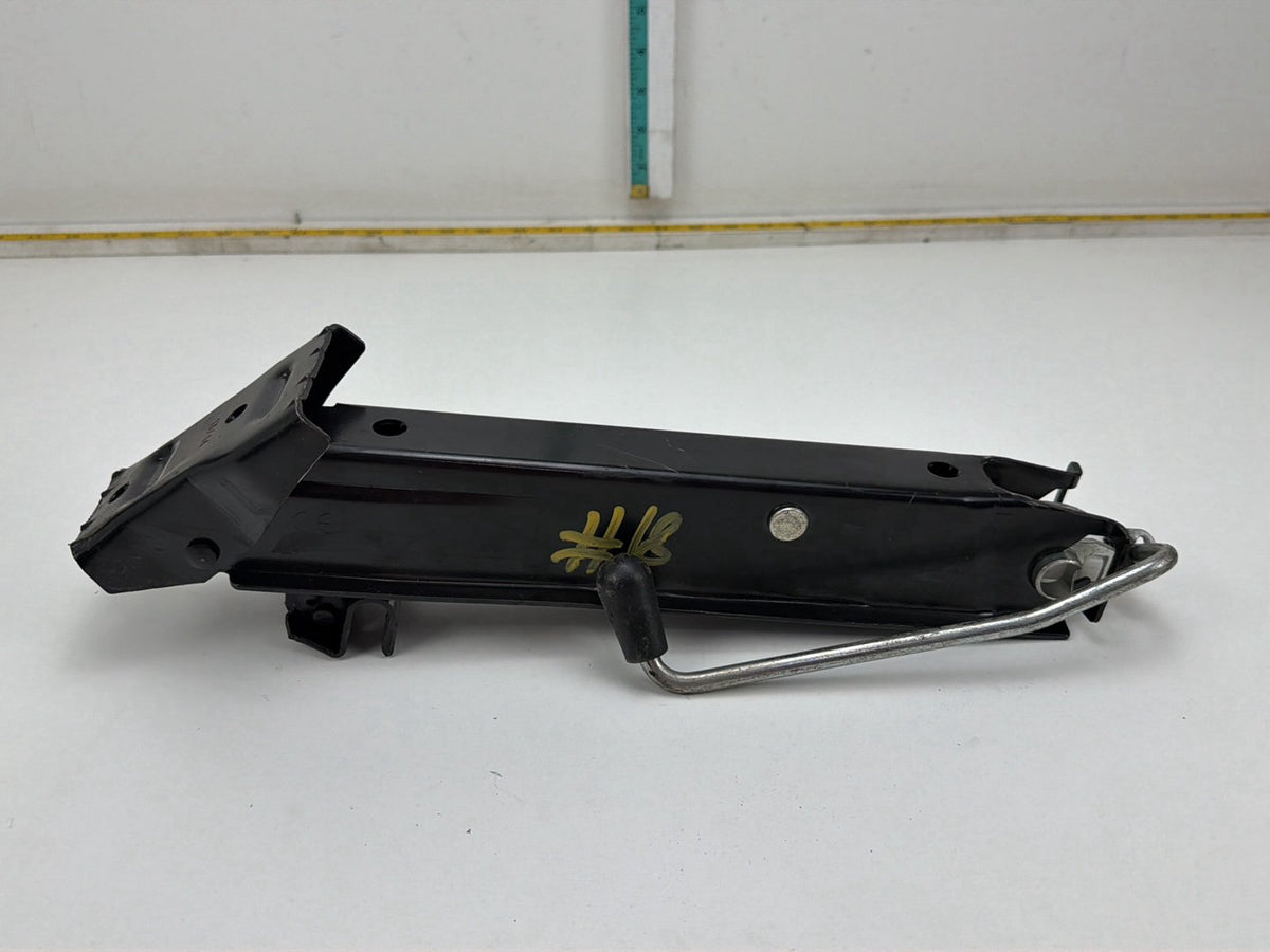 2013-2017 Volkswagen Tiguan Jack/Tool Kit 5N0011031A OEM