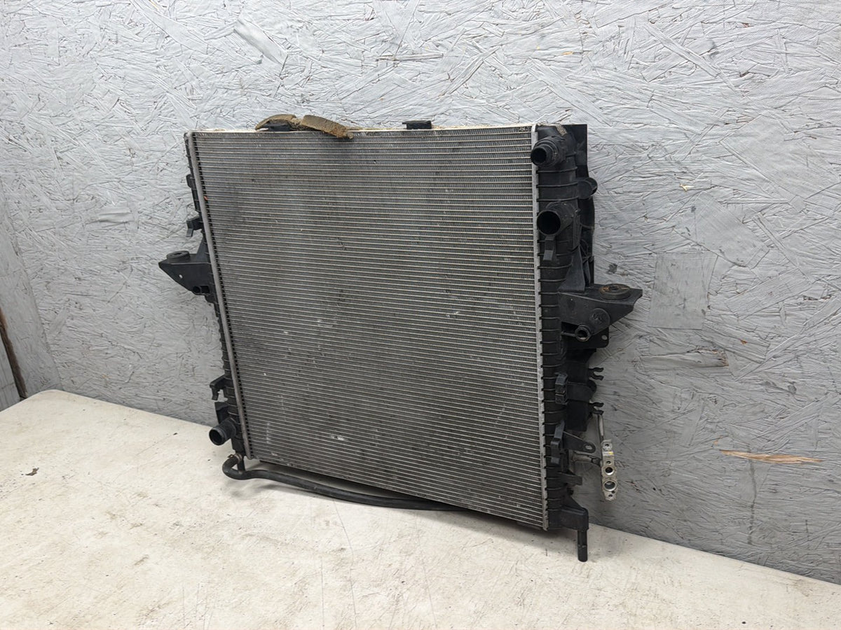 2010-2013 Range Rover Sport L320 5.0l V8 Engine Cooling Radiator OEM