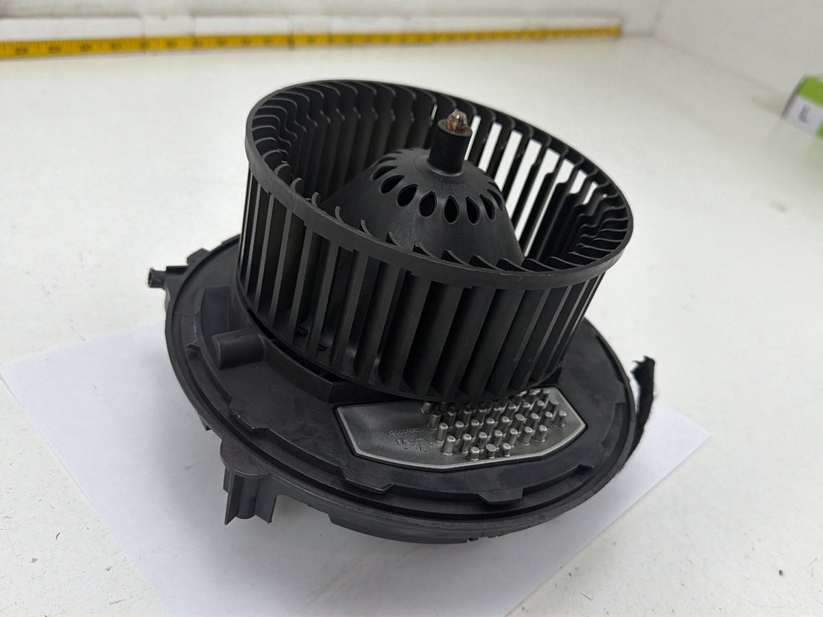 2015-2019 Audi A3 HVAC Heater Blower Motor Fan w/ Resistor 5Q1819021B OEM