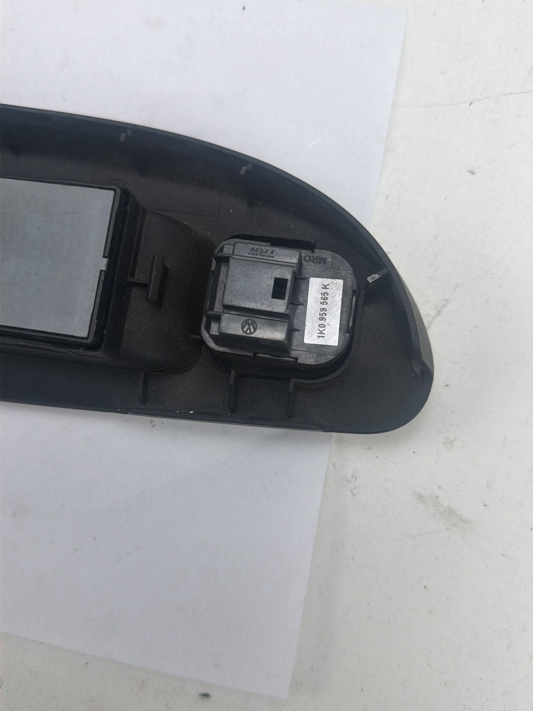 2006-2010 Volkswagen Passat Front Left Driver Side Master Window Switch OEM