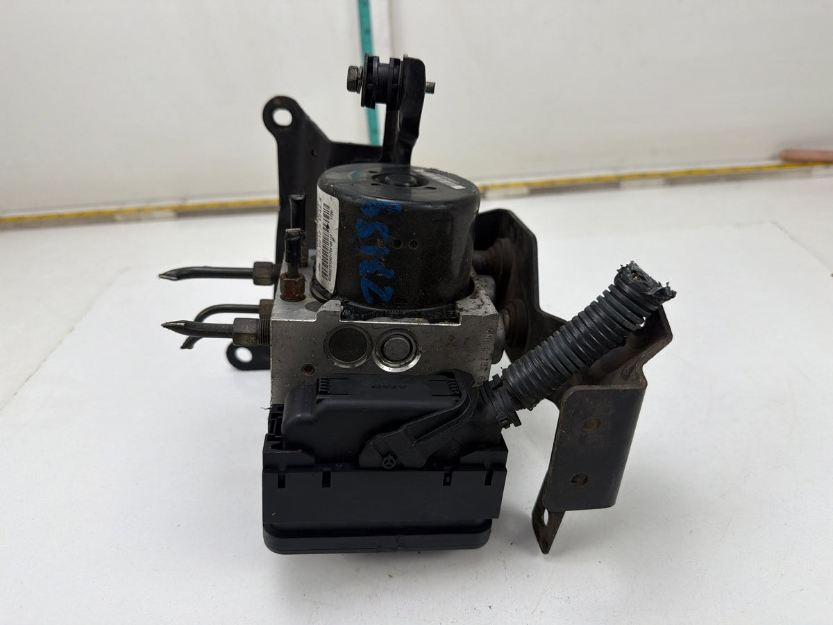 2009-2011 Nissan Pathfinder 4.0L ABS Anti-Lock Brake Pump Module 47660-ZL00C OEM