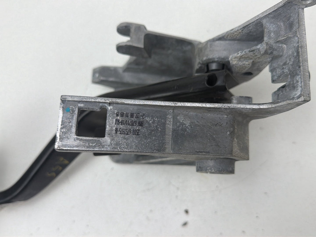2009-2013 BMW 328i xDrive E90 Foot Brake Pedal Assembly 35006751975 OEM