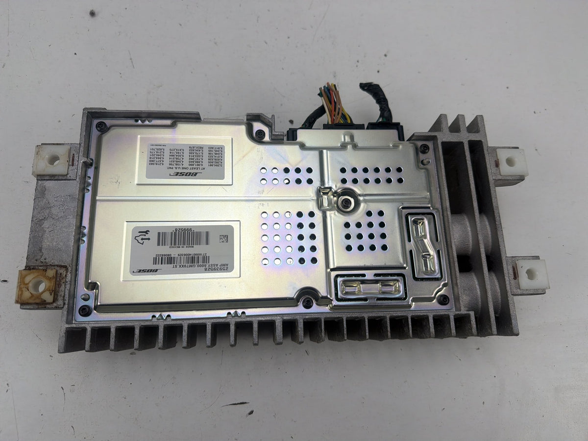 2007-2014 GMC DENALI GMT900 Center Console Audio Radio Bose Amplifier Amp OEM
