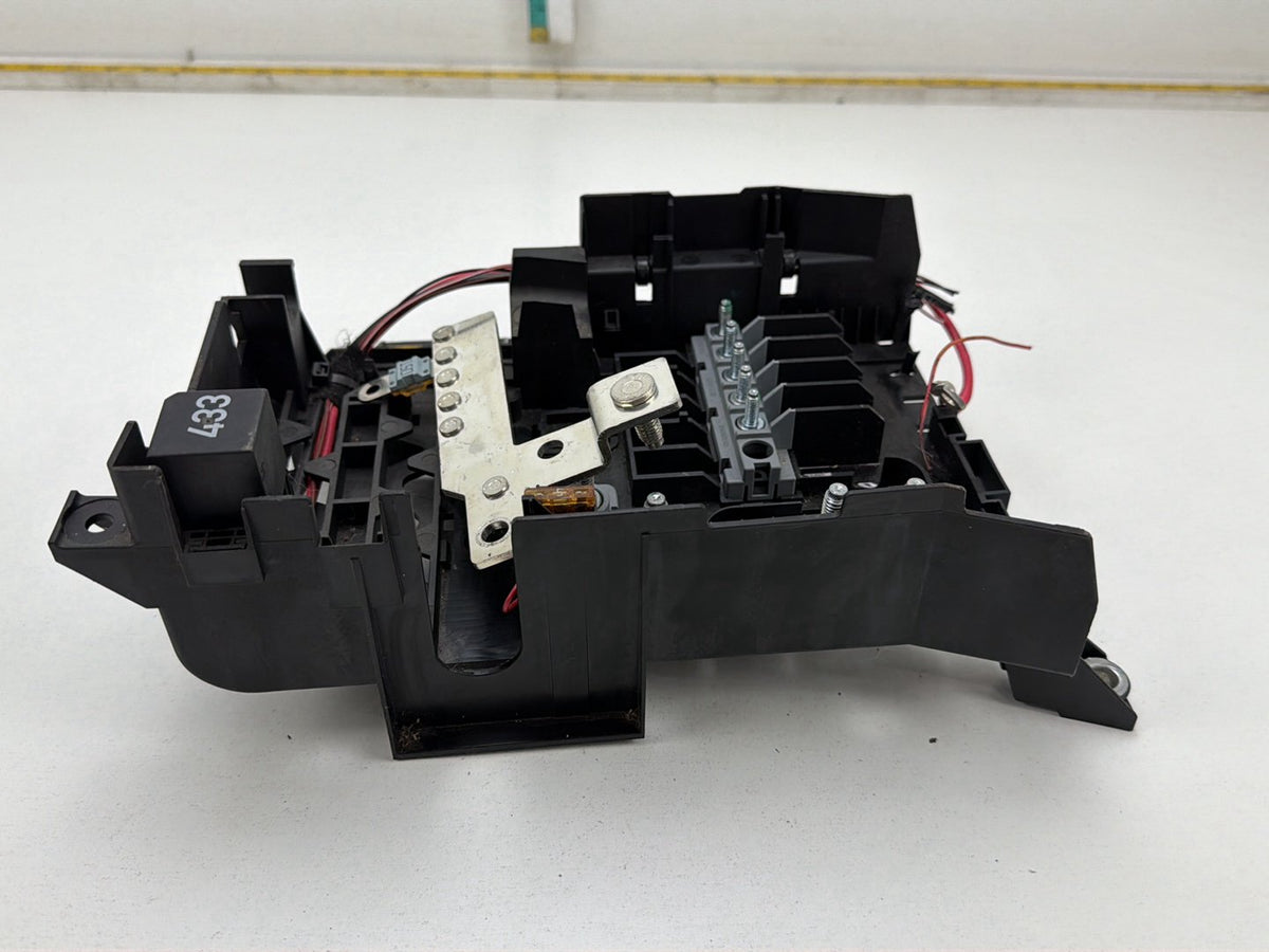2003-2006 Porsche Cayenne Main Fuse Relay Box Junction Block 7L0937548 OEM