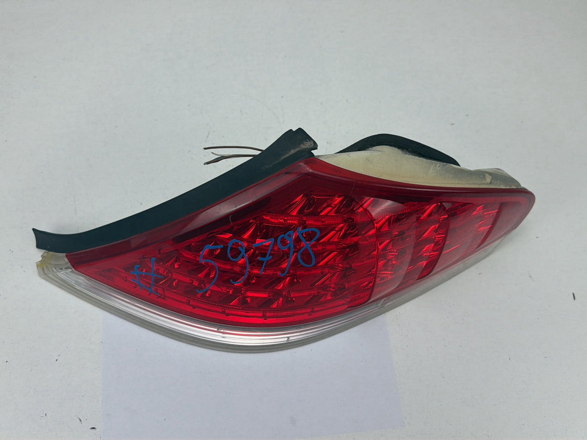 2006-2007 BMW M6 E64 Rear Right Passenger Outer Tail Light Lamp 7170976 OEM