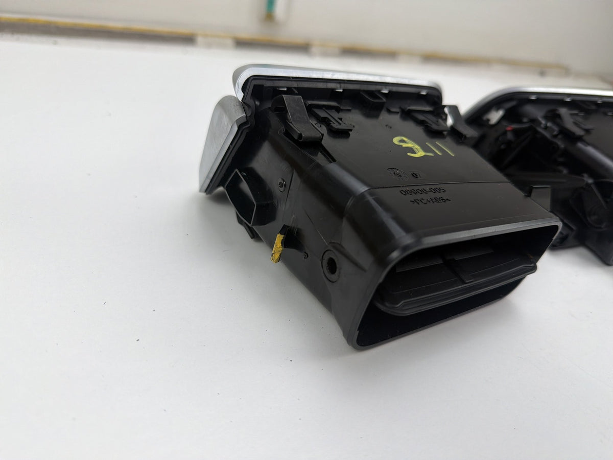 2014-2017 Maserati Ghibli Left & Right Dashboard AC Air Vents Pair 670019062 OEM