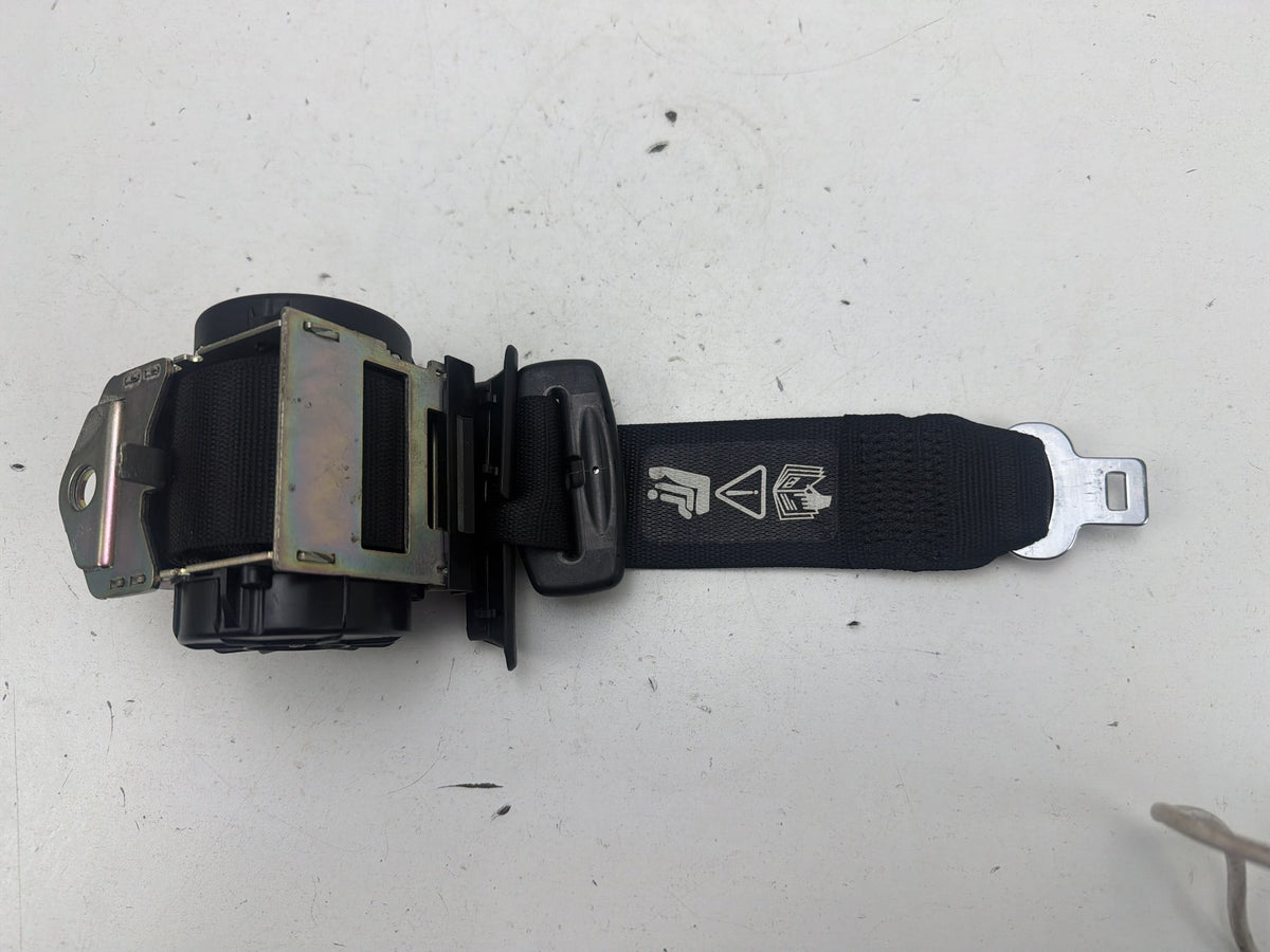 2009-2011 BMW 335i xDrive Rear Centre Seat Belt Retractor 7245613 OEM
