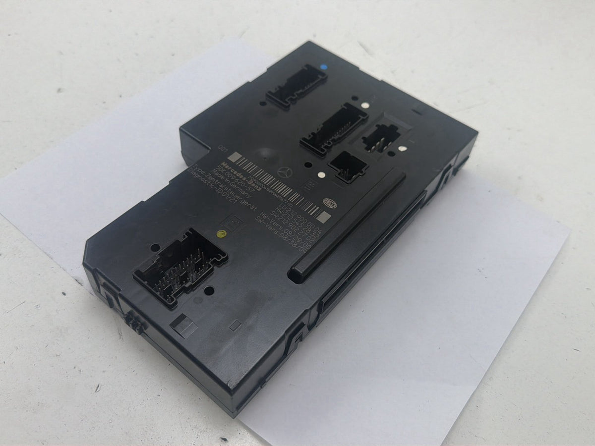 2010-2011 Mercedes-Benz E350 Rear SAM Module Fuse Relay Box A2129000004 OEM