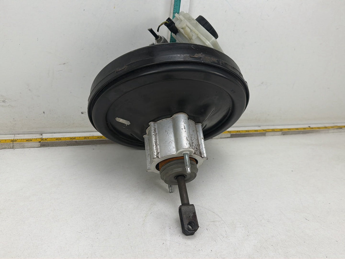 2007-2011 Mini Cooper S R56 Unit Master Cylinder Expansion Tank 34336863545 OEM