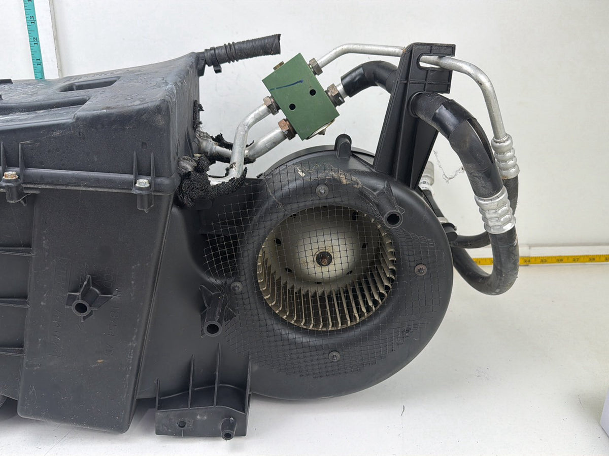 2003-2004 Lincoln Navigator U228 Rear A/C Evaporator Heater Core Housing Box OEM