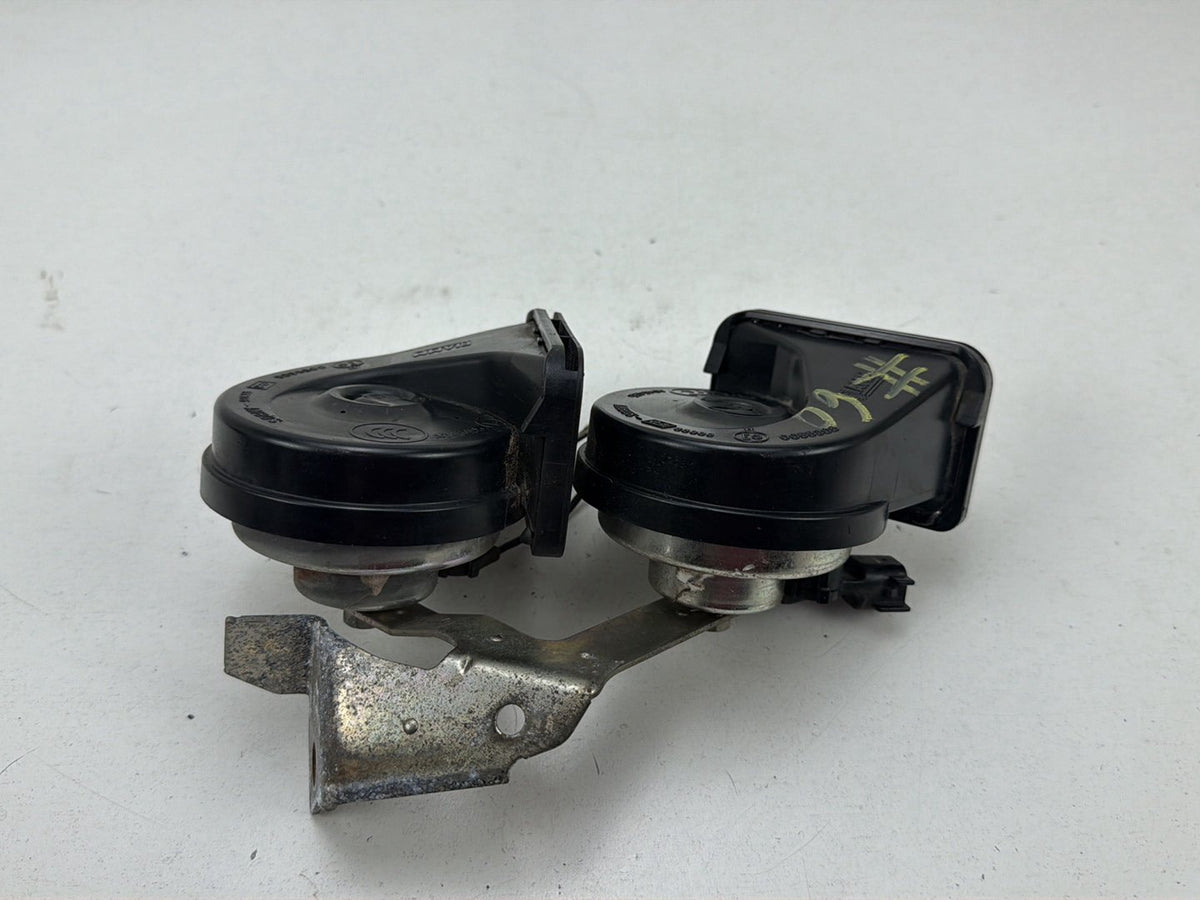 2012-2017 Ford Focus MK2-Front Warning Horn Signal Set of 2 E30055306 OEM