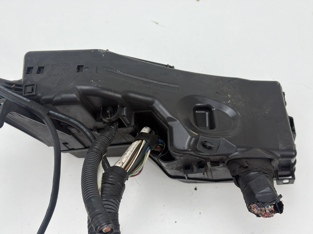 2007-2012 Lexus ES350 Under Hood Engine Room Fuse Box Relay Junction Block OEM