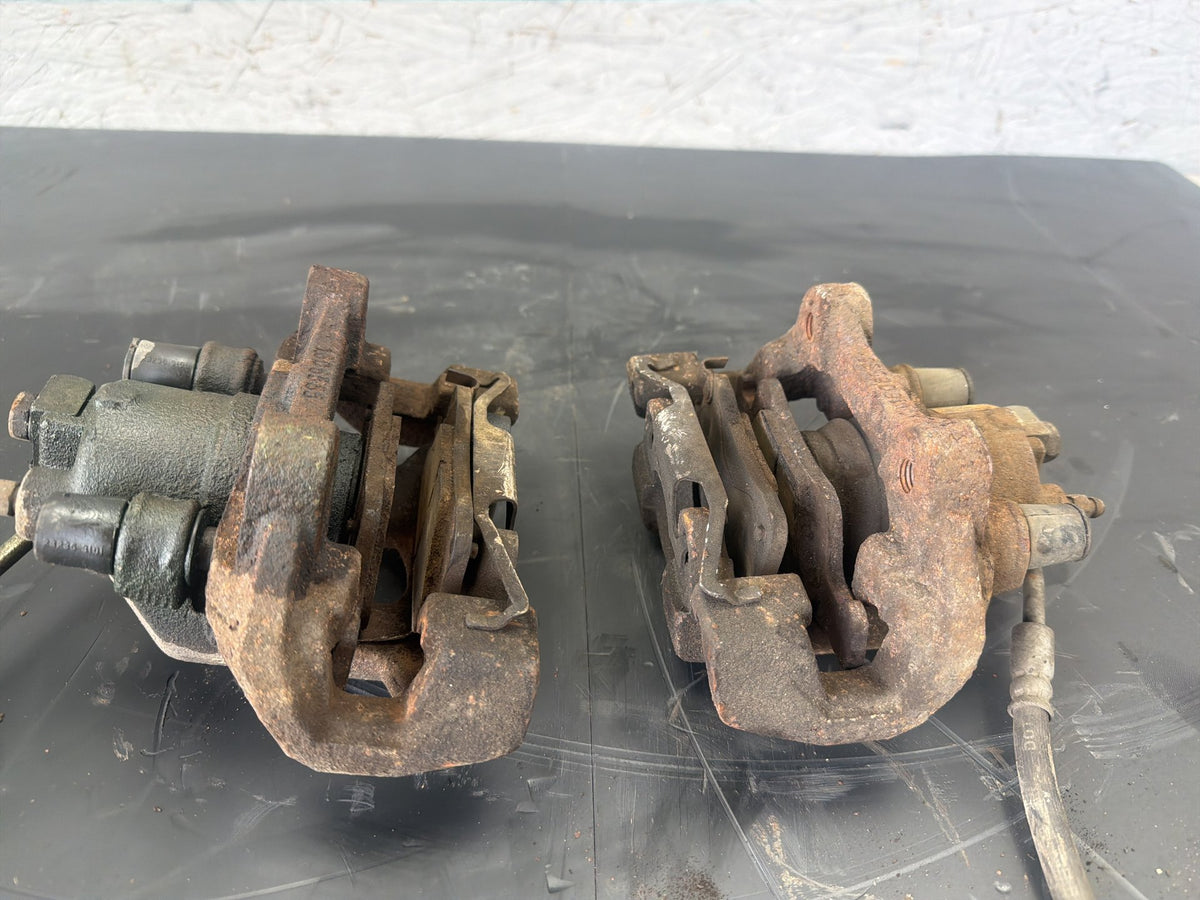 2012-2015 Jeep Grand Cherokee Rear Left & Right Brake Calipers Brackets Set OEM
