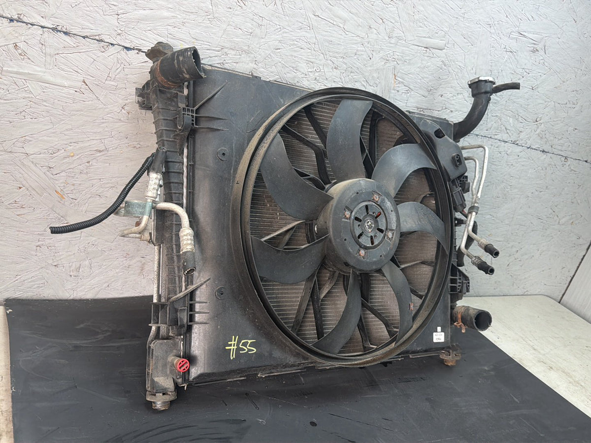 2011-2013 Jeep Grand Cherokee Engine Radiator Cooling Fan Shroud Module OEM