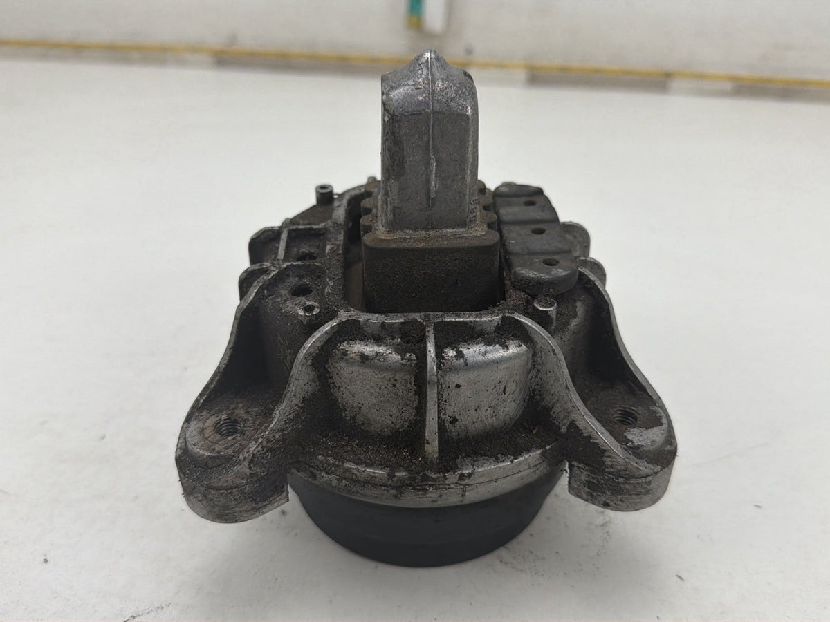 2012-2016 BMW 528i F10 Right Passenger Side Engine Motor Mount 6794472 OEM