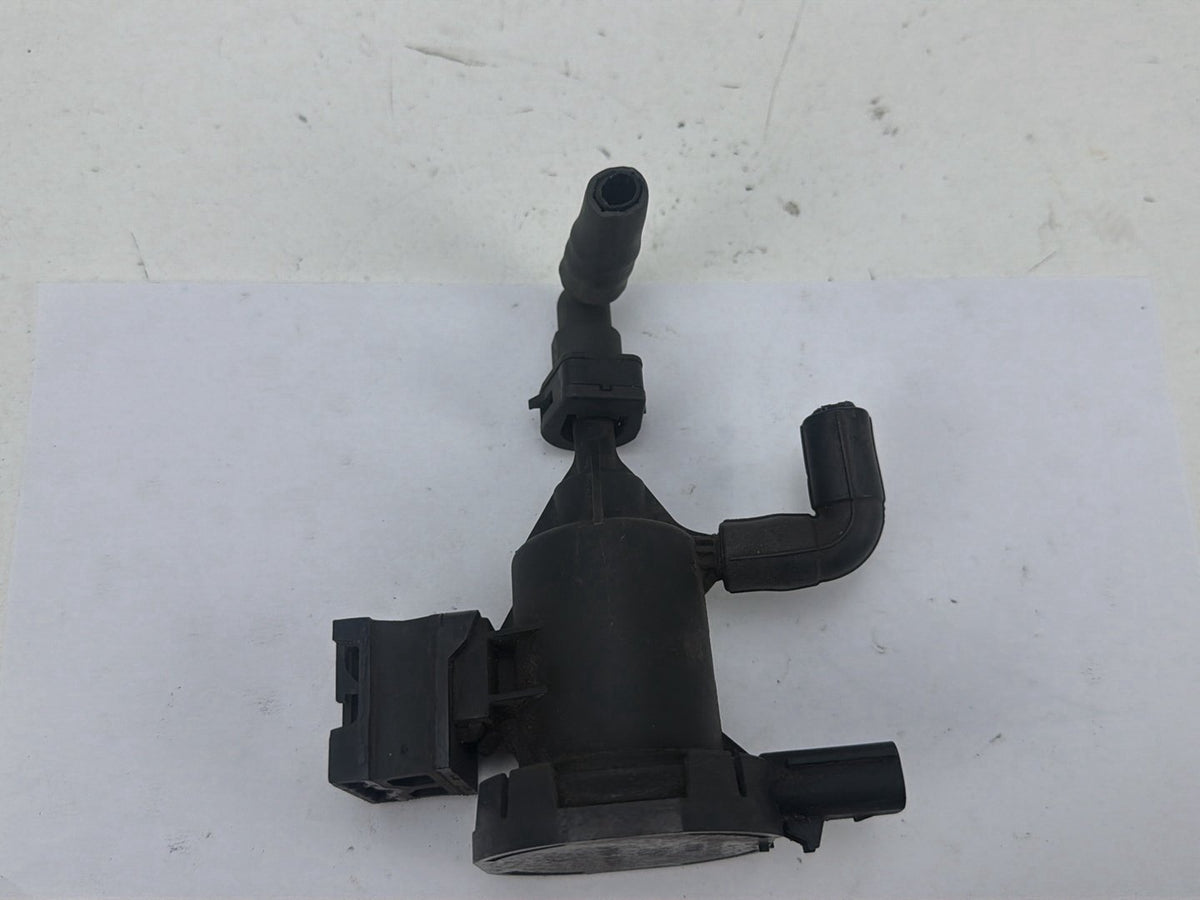 2010-2015 Mercedes-Benz ML550 Fuel System Purge Valve A0014760532 OEM