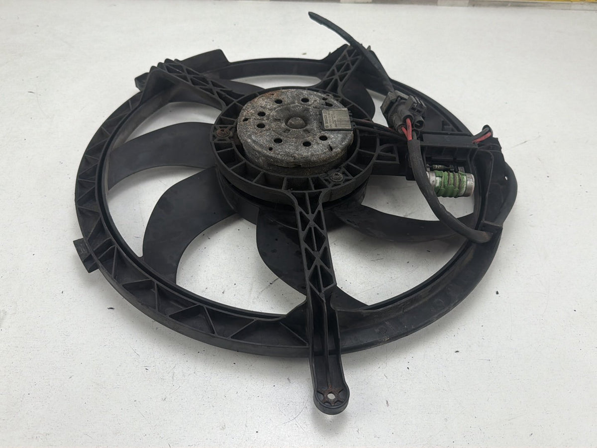 2007-2013 Mini Cooper S R56-Radiator Fan Motor Assembly M5758003,013030302 Bosch