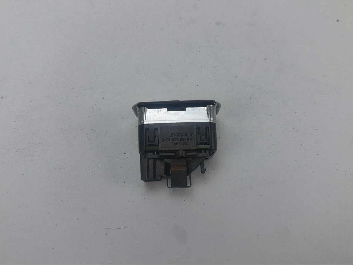 2013-2016 Mercedes GLA250 Trunk Release Tailgate Switch A1668707610 OEM