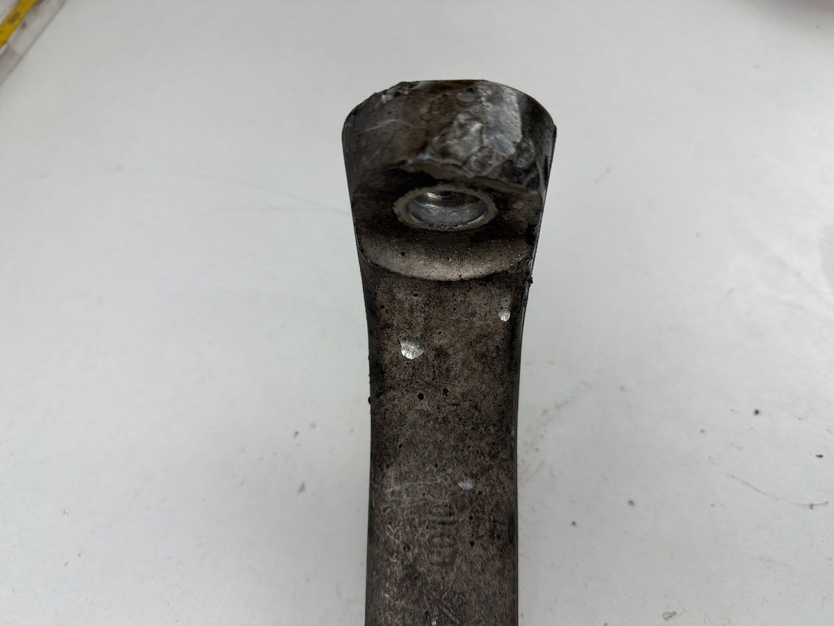 2014-2017 Maserati Ghibli Right Side Wheel Spindle Steering Knuckle OEM