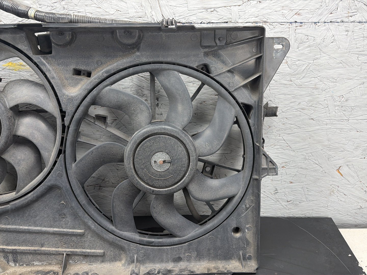 2013-2019 Ford Explorer Radiator Cooling Fan Motor Assembly DA83-8C607-AC OEM