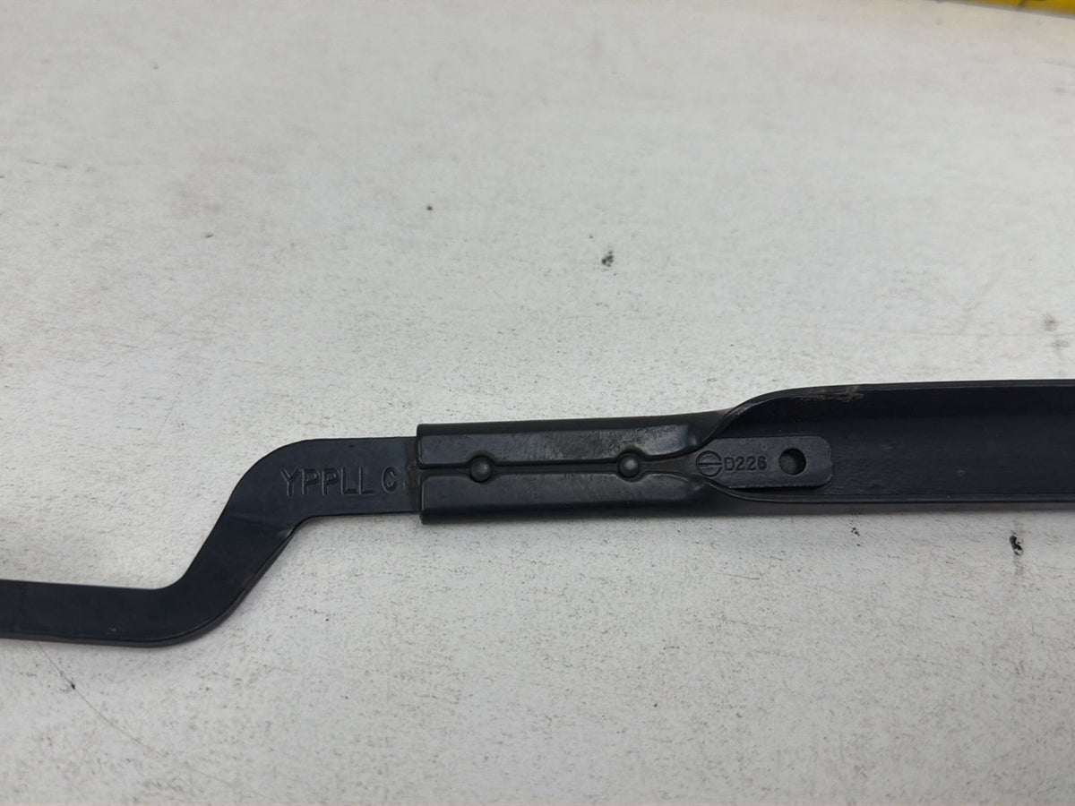 2015-2021 Kia Sedona Front Left & Right Windshield Wiper Arm Pair 98311A9000 OEM