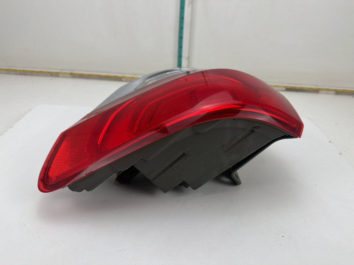 2014-2021 Jeep Grand Cherokee Rear Right Side Tail Light P68110016AC OEM