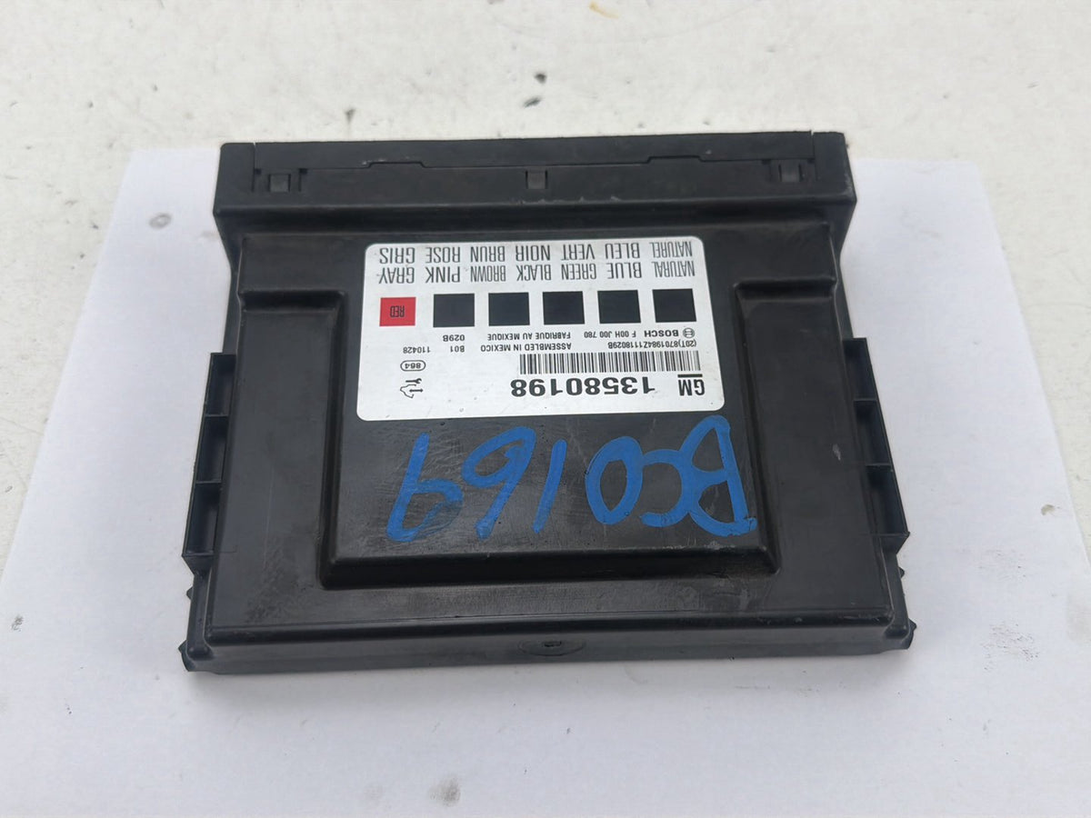 2010-2012 Chevrolet Equinox - Body Control Module 13580198 OEM