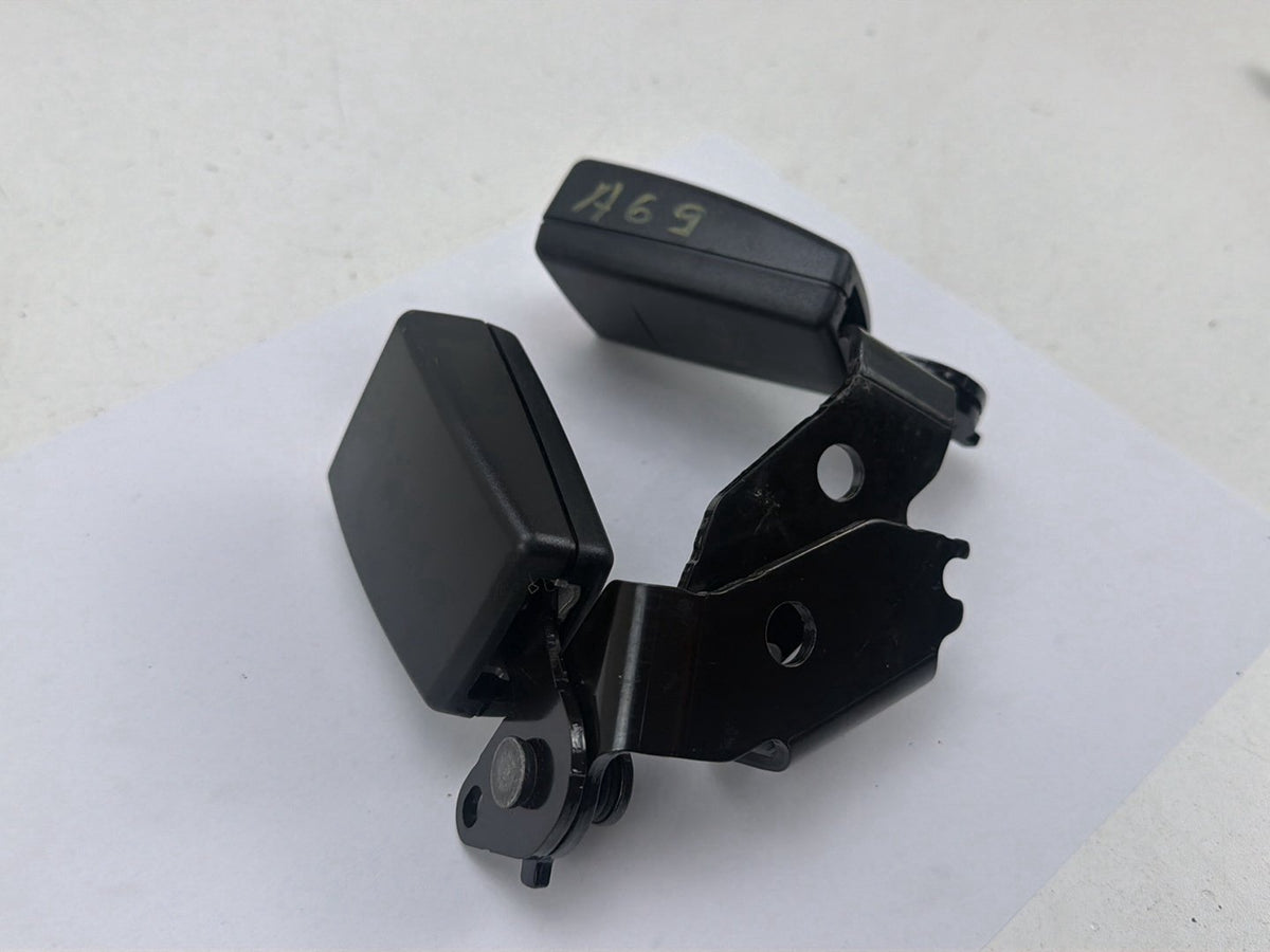 2012-2015 Mercedes-Benz C250 Rear Left & Right Seat Belt Buckle A2078600769 OEM