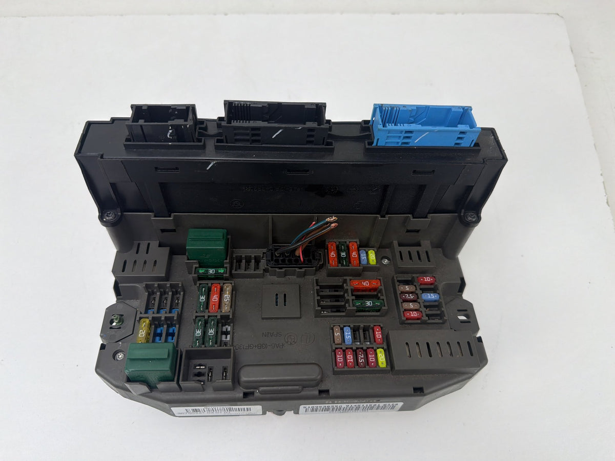 2010-2013 BMW X5 Fuse Box Junction Box Wire Harness Connector Plug 693168903 OEM