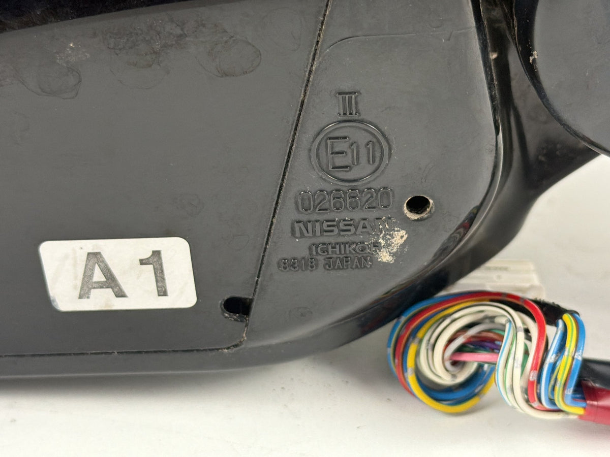 2011-2013 Infiniti QX56 Front Right Passenger Side View Power Door Mirror OEM