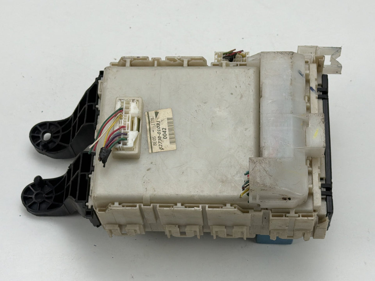 2009-2010 Pontiac Vibe Interior Cabin Fuse Box Relay Block 82730-01031 OEM