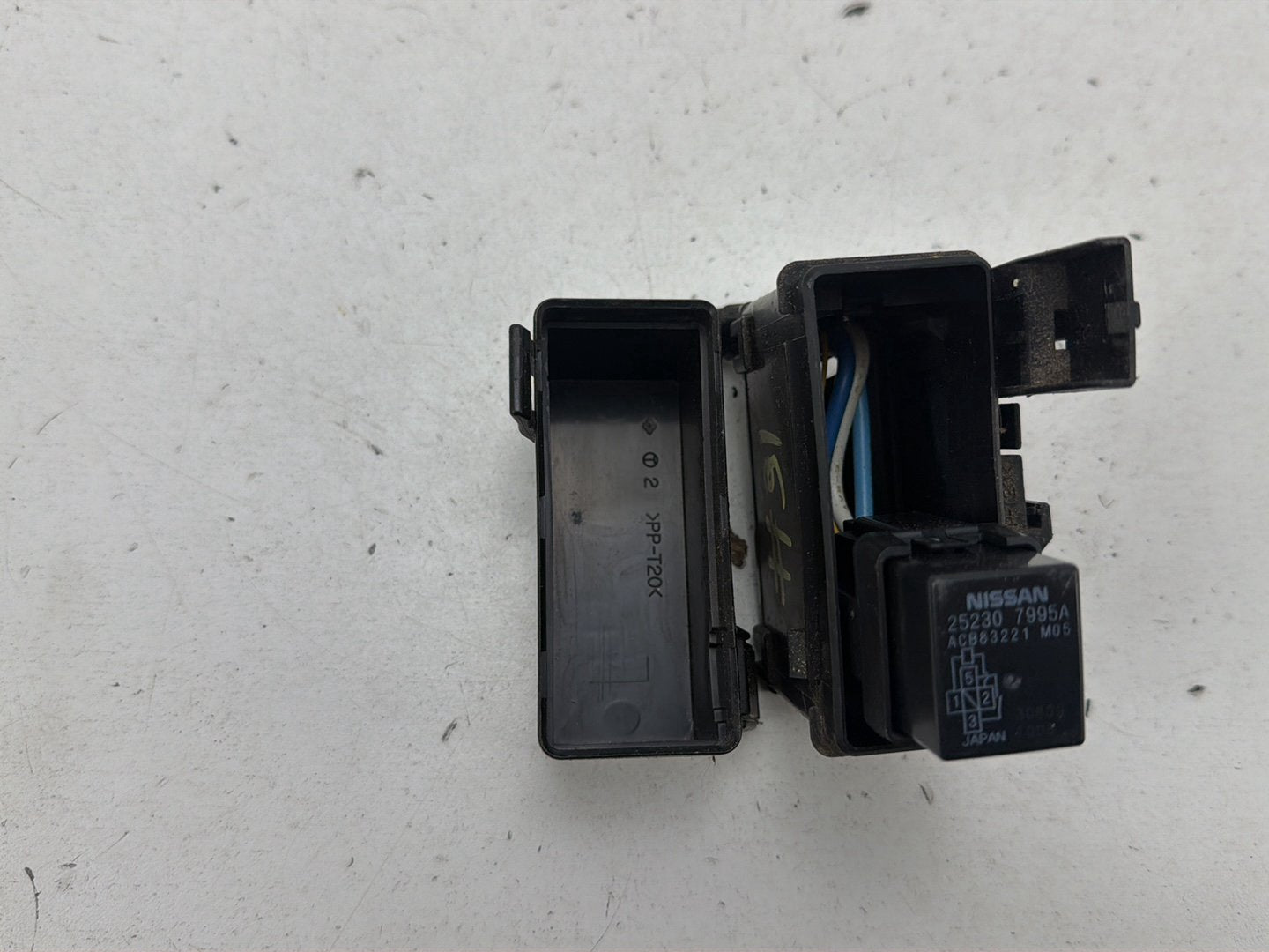 2014-2019 Infiniti Q50 V37 - Fuse Box Relay 25230-7995A OEM