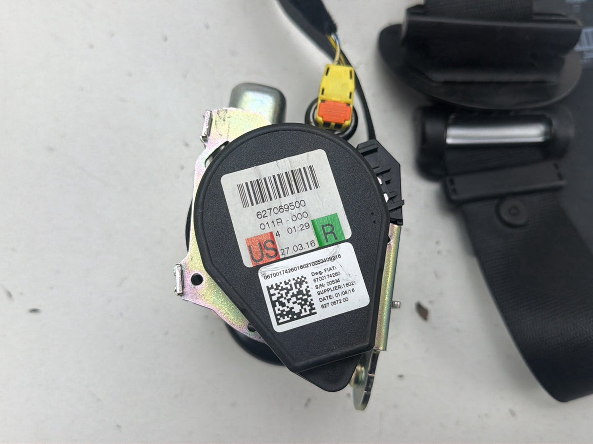 2014-2017 Maserati Ghibli Right Front Seat Belt Retractor 627069500 OEM