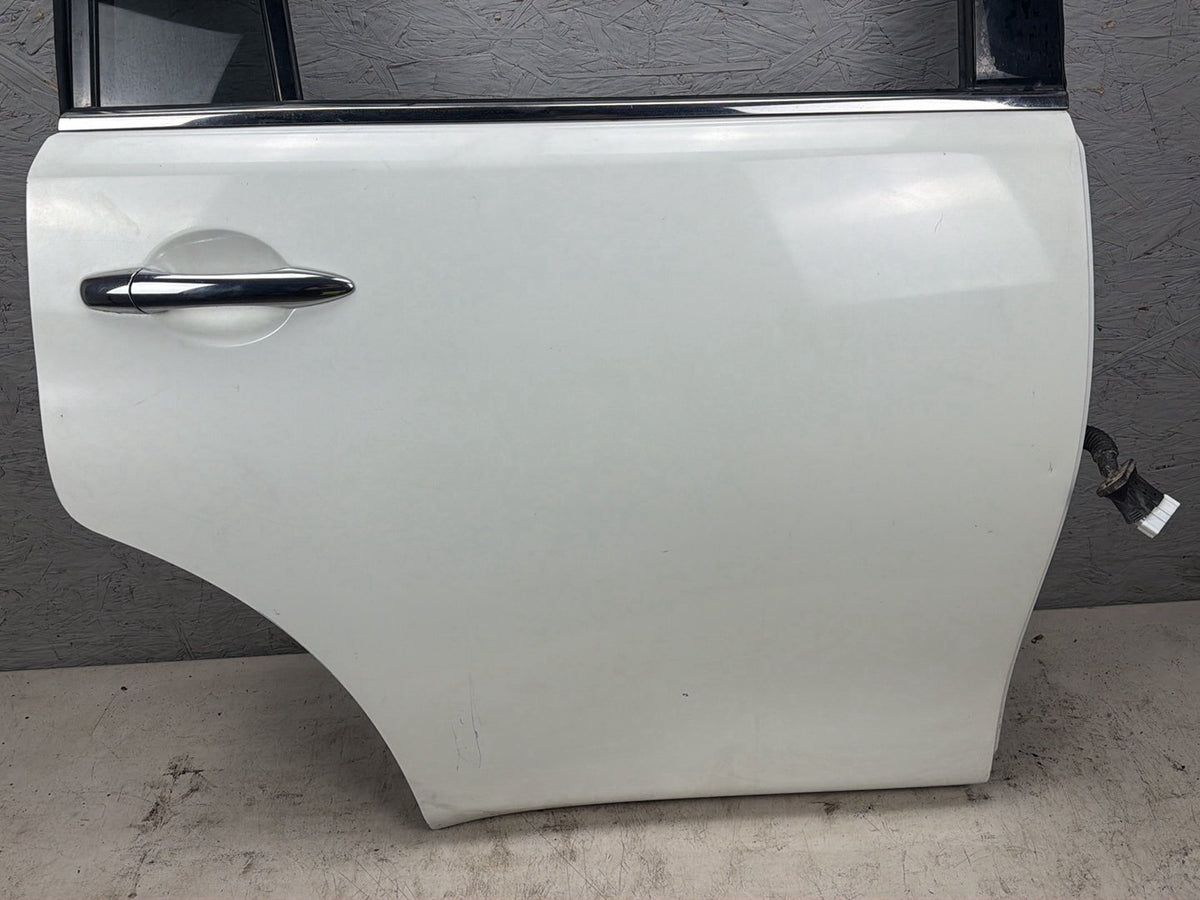 2011-2013 Infiniti QX56 Rear Right Door Shell With Quarter Glass OEM