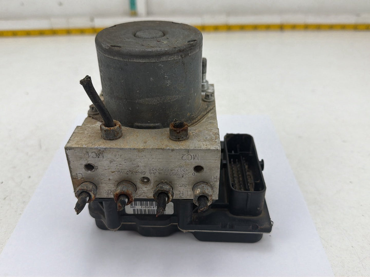 2013-2015 Fiat 500 ABS Anti Lock Brake Pump Control Unit P68073251AG OEM