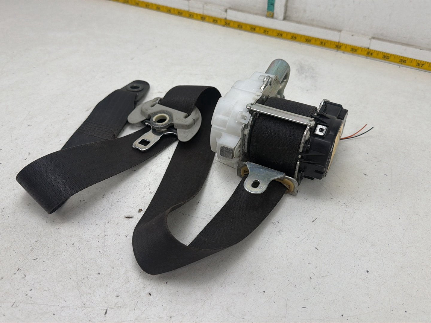 2007-2009 Lexus ES350 S190 Front Left Driver Side Seat Belt J090331 OEM