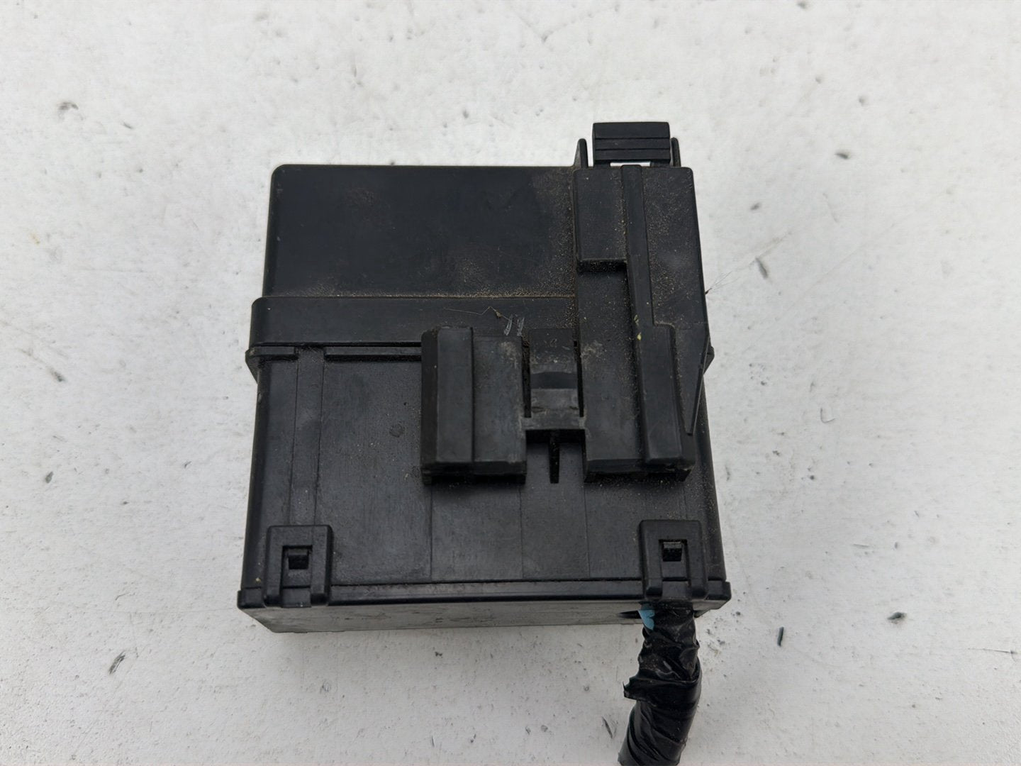 2014-2019 Infiniti Q50 V37 - Fuse Box Relay 25230-7995A OEM