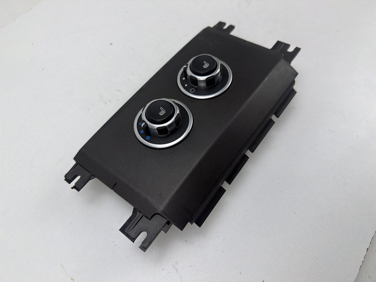 2010-2012 Land Rover Range Rover L322 Rear Center Climate Control Switch OEM