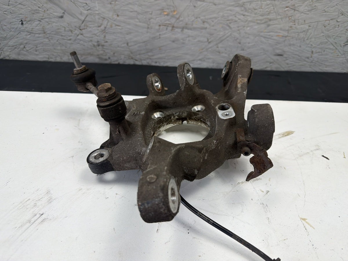 2014-2017 Maserati Ghibli III M157 Rear Right Side Spindle Wheel Knuckle Hub OEM