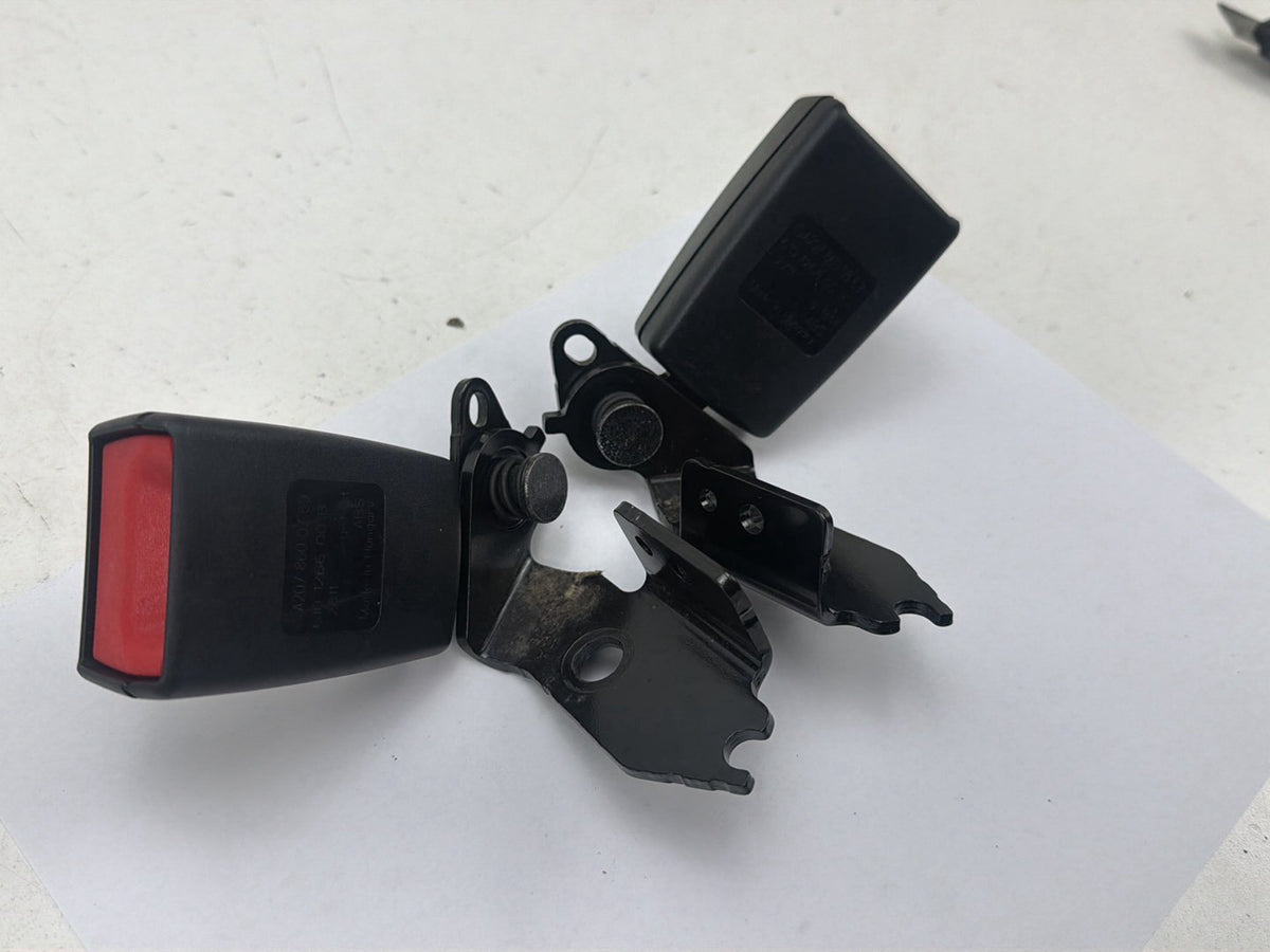 2012-2015 Mercedes-Benz C250 Rear Left & Right Seat Belt Buckle A2078600769 OEM