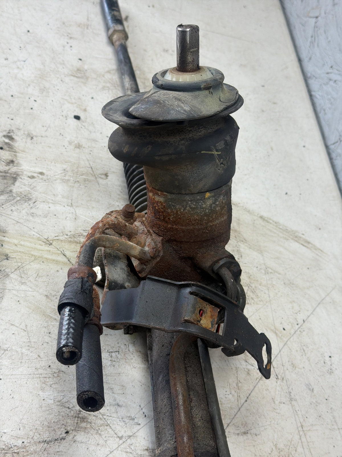 2010-2012 Buick LaCrosse Power Steering Rack Pinion 13292337 OEM