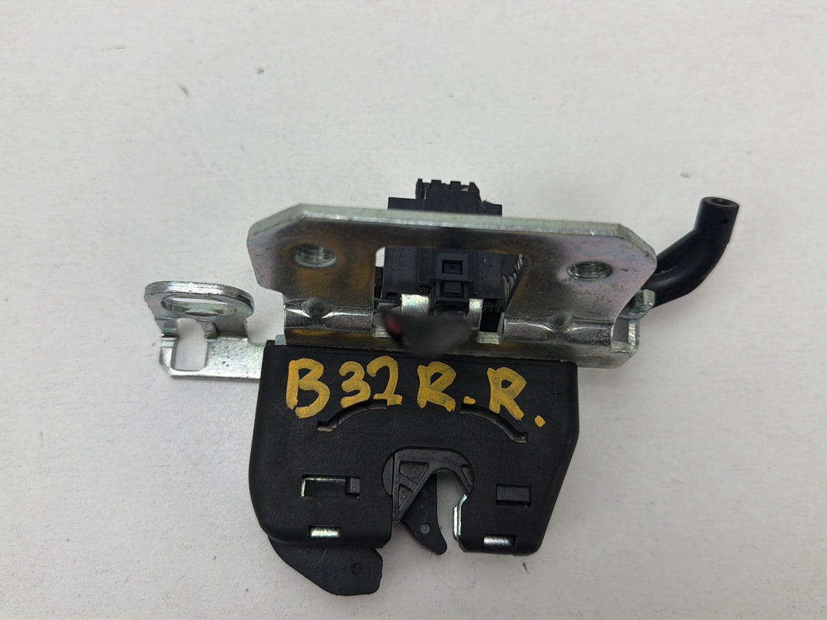 2010-2014 Mercedes-Benz E-Class-Right Rear Release Lock Latch Handle OEM