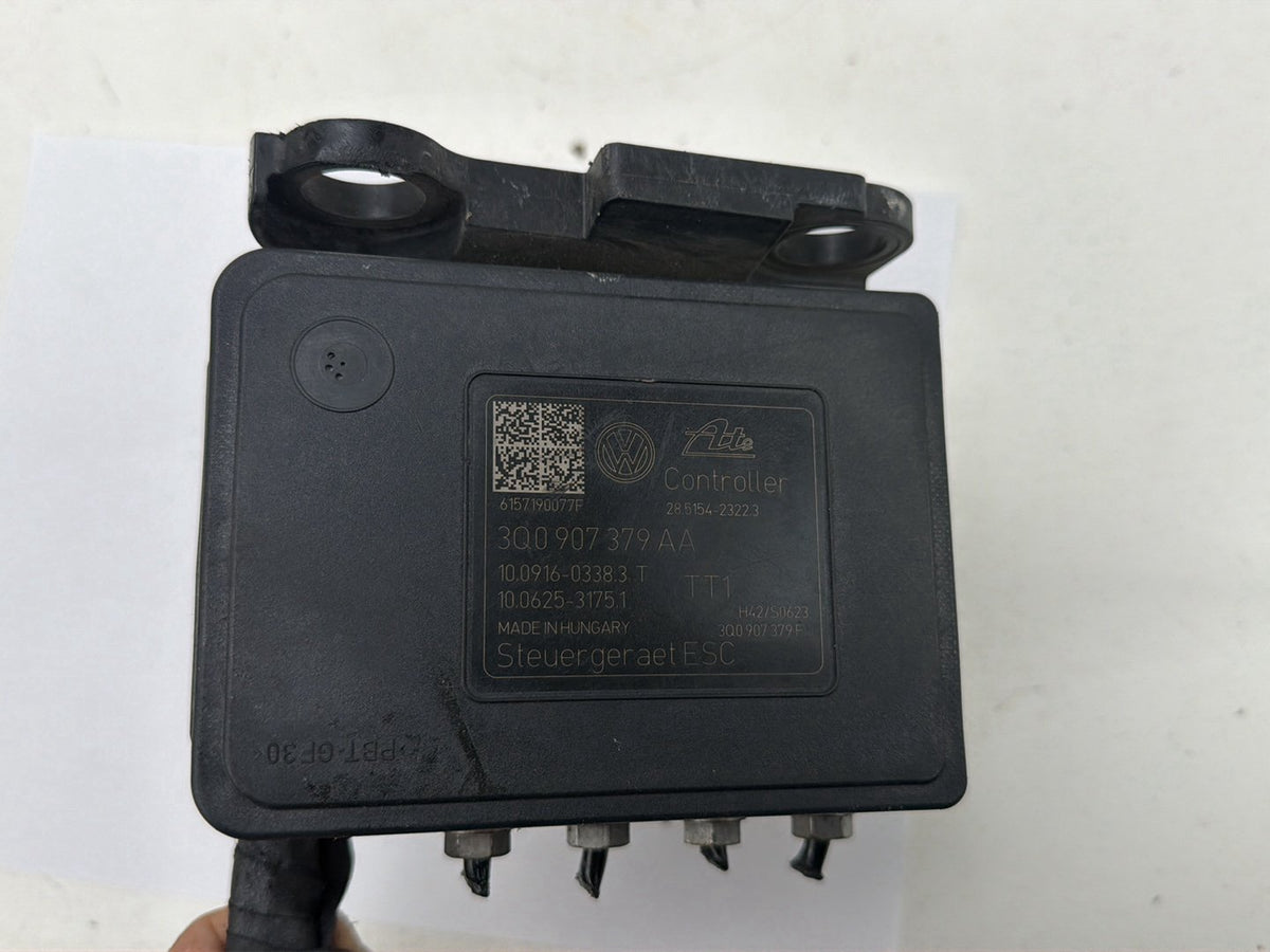 2015-2016 Audi A3 ABS Anti Lock Brake Pump Module 3Q0614517AA OEM