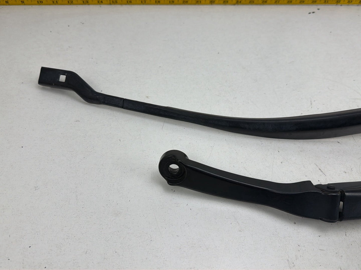 2014-2017 Maserati Ghibli Front Left & Right Side Windshield Wiper Arm Pair OEM