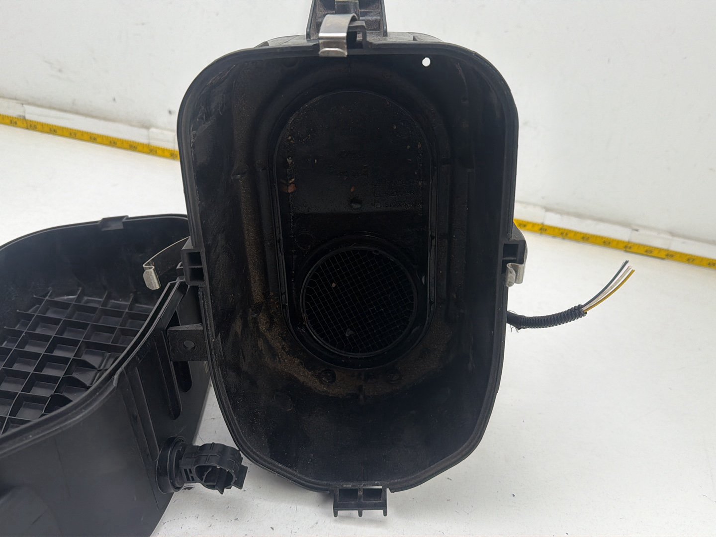 2014-2017 Maserati Ghibli Left Engine Intake Air Cleaner Filter Box Housing OEM