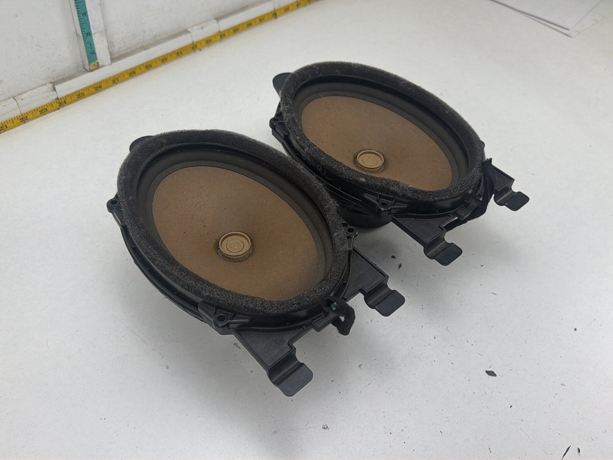 2012-2017 Toyota Camry Left Right Door Audio Speakers Pair 13264617 OEM