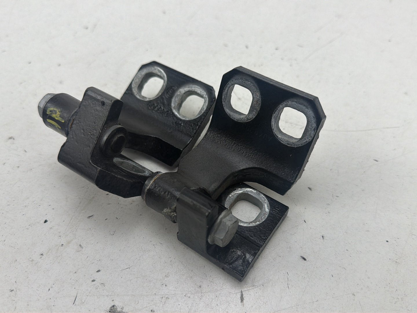 2014-2017 Maserati Ghibli III M157 Front Right Upper-Lower Door Hinge Pair OEM