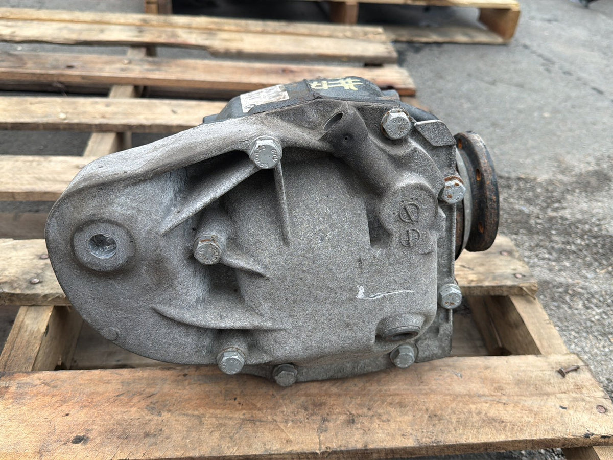 2012-2015 BMW X1 E84 SUV Rear Differential Carrier 7611129-01 OEM